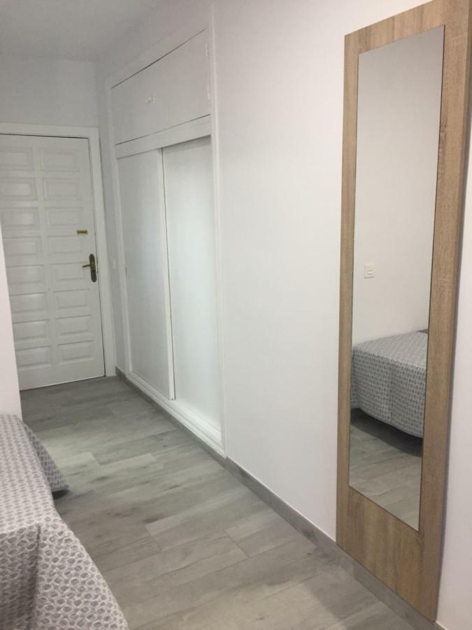 Ferienwohnung Carihuela Palace Beach Torremolinos Exterior foto